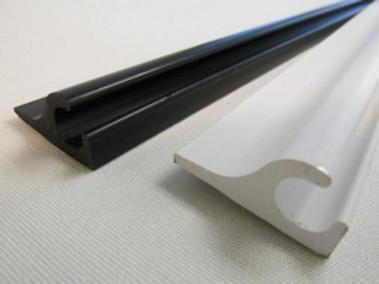 PLASTIC AWNING RAIL BLACK